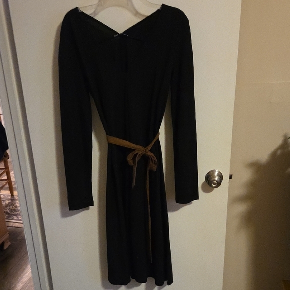 Zara Black Sheath Dress with V-Neck and Long Sleeves - Picture 1 of 1